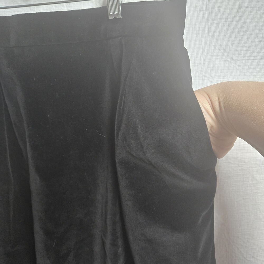 Vtg David Brooks Ltd Black Velvet Skirt with Pockets Size 14 Whimsey - Picture 5 of 8